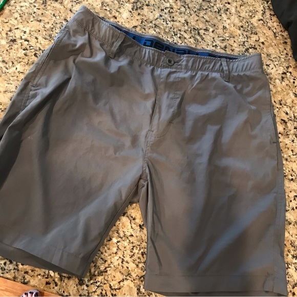 ▪️Denali Brand Shorts - Picture 1 of 8